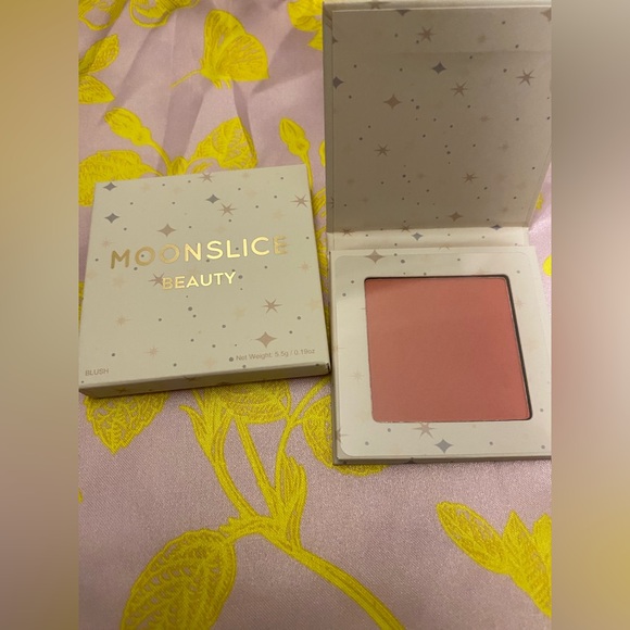 ⭐️HP⭐️🆕Moonslice Beauty|Pressed Blush in Beautiful - Picture 2 of 5